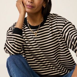 NWT EVEREVE Kaylin Cozy Stripe Tee | Multistripe | Size Medium | Relaxed Crop